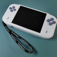 これがホントの「PSP」？初代PlayStationを物理的に携帯機に改造した海外ゲーマー