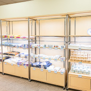 「FGO MART＠TOKYO」フォトレポート！サーヴァントたちのお店でショッピング気分を満喫、物販コーナーに並ぶアイテムもユニーク