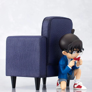 「名探偵コナン」あの推理シーンを再現…！「江戸川コナン」がソファーと共に立体化ー限定特典には「眠りの小五郎」アクスタ