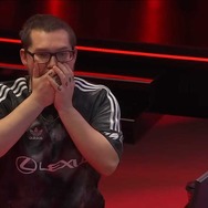 eスポーツ大会の真っ最中に「マウス充電切れ」のハプニング…！しかし咄嗟の機転でチームを勝利に導く