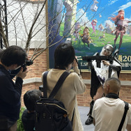 『NIKKE』人気コスプレイヤー出演のリアル10連ガチャが数時間待ちの加熱ぶり、ファンサが最高すぎた【ニコニコ超会議2024】