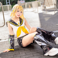 鏡音リン／猫田あしゅ（X：@Nekota_Ashu）、撮影：乃木章（X：＠Osefly）