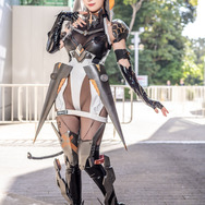 モダニア『勝利の女神:NIKKE』／箱ネコ（X：@hakonyanya）、撮影：乃木章（X：＠Osefly）／『勝利の女神:NIKKE』ブ