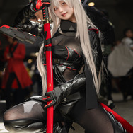 紅蓮:ブラックシャドウ『勝利の女神：NIKKE』／天然水（@tennensui_cos）