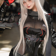 紅蓮:ブラックシャドウ『勝利の女神：NIKKE』／天然水（@tennensui_cos）