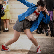 コナンの格好をした毛利蘭「名探偵コナン」もころす（X：@mokorosu）