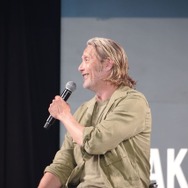 ノーマン・リーダスもサプライズ登場！マッツ・ミケルセン＆小島秀夫の『デススト』ファミリーが将来の展望を語りつつ仲良しぶりを見せつけた対談ステージをレポート【大阪コミコン2024】