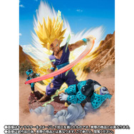 激しい戦闘シーンを再現！「ドラゴンボール」スーパーサイヤ人2