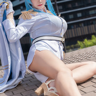 ヘルム『勝利の女神:NIKKE』／山中おくら（X：@ymnnkn_okura）