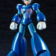 キラめくメッキで迫力倍増！『ロックマンX』より主人公「エックス」のプラモが通常版＆限定版の2色で展開
