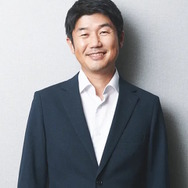 カバーの愛されCEO・YAGOO氏が美少年になる―黒縁メガネが似合う“イケメンアバター”に、ホロメンたちも困惑や大爆笑