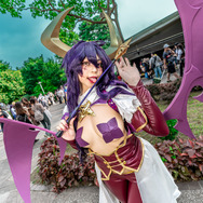 マジアベーゼ「魔法少女にあこがれて」／Kadorin 仁美（Instagram：kadorin.hitomi）