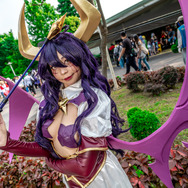 マジアベーゼ「魔法少女にあこがれて」／Kadorin 仁美（Instagram：kadorin.hitomi）