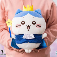 王様衣装がかわいい！ちいかわ＆ハチワレをお祝いした「誕生日なちいかわBIGぬいぐるみ」がプライズで登場