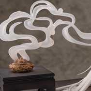 スラリと伸びた足と豊満ボディ…!『アズレン』エーギルが「祥雲に昇る金龍」で立体化―零れ落ちそうで目が離せない