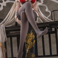 スラリと伸びた足と豊満ボディ…!『アズレン』エーギルが「祥雲に昇る金龍」で立体化―零れ落ちそうで目が離せない