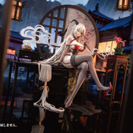 スラリと伸びた足と豊満ボディ…!『アズレン』エーギルが「祥雲に昇る金龍」で立体化―零れ落ちそうで目が離せない