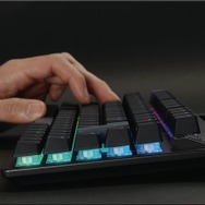 プロゲーマーの意見を反映！ラピッドトリガー対応75%サイズのゲーミングキーボード発売―競技シーンに強いハイクラス・ゲーミングデバイス「ELECOM GAMING V custom」シリーズ