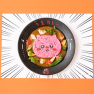 顔が真っ赤で辛そうな「ちいかわ」がカレーに…！新たなメニューとグッズを展開する“食欲そそるHOTなフェア”が常設コラボカフェで開催決定