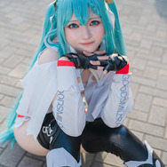 初音ミク／猫宮ハルナ（X：@Hapinachan_cos）