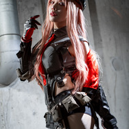 ラピ『勝利の女神:NIKKE』／ひよっこ（X：@nakukotogadekin）