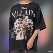 マレフィセントやアースラなど、ディズニー「ヴィランズ」モチーフのTシャツ4種が発売!雑誌風のデザインがシックでおしゃれ