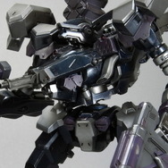 コトブキヤの『アーマード・コア』人気機体プラモ「ラインアーク ホワイト・グリント＆V.O.Bセット」通常成型色版＆「クレスト軽量級Ver.」再生産発表―予約受付開始