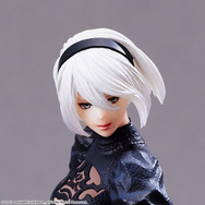 スラリと伸びた美脚に見とれてしまう…!『ニーア オートマタ』より2BがゴーグルON/OFF2つの姿で立体化ーそれぞれポーズも異なる仕上がりに