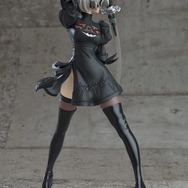 ひらめくスカートの躍動感！『ニーア オートマタ』より「2B」フィギュアの予約締切が間近―「9S」と並べても映える