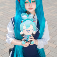 初音ミク／柘榴（X：@adgjp__a）