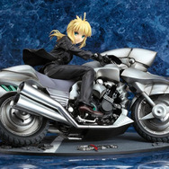 重厚なデザインのバイクを駆る姿が美しい……『Fate/Zero』より