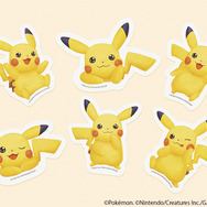 『ポケモン』×「東京ばな奈」ピカチュウスペシャル缶が可愛いすぎる…!キラキラおめめで見つめるポーズなどさまざまデザイン、限定ステッカーも付属