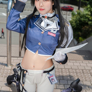 コスプレ】『NIKKE』マルチャーナのミリタリー風衣装をビシッと