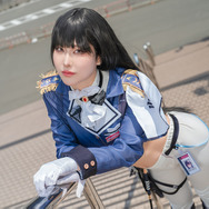 コスプレ】『NIKKE』マルチャーナのミリタリー風衣装をビシッと