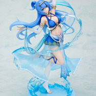 （C）暁なつめ・三嶋くろね 発行：株式会社KADOKAWA