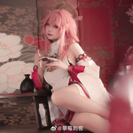 八重神子『原神』／草莓刺客（Weibo：@草莓刺客）