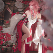 八重神子『原神』／草莓刺客（Weibo：@草莓刺客）