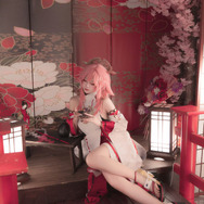 八重神子『原神』／草莓刺客（Weibo：@草莓刺客）