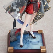 素肌も衣服も透明感あふれる！『アークナイツ』より「遊龍チェン」の専用コーデ「万重山」が立体化