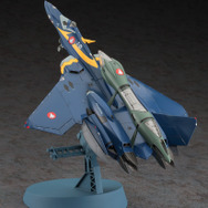 「マクロスプラス」もうひとつの主役「YF-21」がフォールドブースター&ファストパック付きでプラモデルになって登場