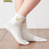 ワンポイントのピカチュウやニャオハが可愛い！ハニーズから『ポケモン』コレクション初登場―Tシャツやバッグなど全7アイテム