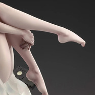 貞子、美少女フィギュアになる―艶やかな生足美脚、黒髪から覗かせる目は寂しげていて美しい…