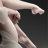 貞子、美少女フィギュアになる―艶やかな生足美脚、黒髪から覗かせる目は寂しげていて美しい…