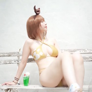 この可愛さはまさに“リアルライザ”だ！公式コスプレイヤー・伊織もえさんの「水着ライザ」コスが魅力的過ぎる