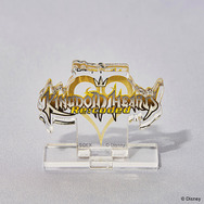 『キングダム ハーツ』歴代タイトルロゴを飾れる！品切れ中の「ロゴアクリルスタンド」くじが7月16日から新規ボックス追加へ