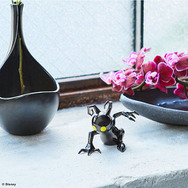 『キングダム ハーツ』黒コートに身を包んだかっこいい「王様」と、ピカピカに輝く「シャドウ」のメタルフィギュアが再受注開始！