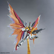 RGデスティニーガンダム（ハイネ専用機）＋光の翼　ガンプラ　組立済　ジャンク品 オレンジの「光の翼」も付属する豪華仕様！MGガンプラ