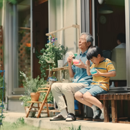 これぞ理想の夏休み？祖父・父親・孫の3世代でゲームをプレイする任天堂、夏の新CMがエモい