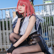 モデル／菜柚（X：@n_ay_u）、撮影／tama（X：@tama_0811_）