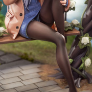 美少女がブランコでのんびり…！『雀魂』タイツに包まれた長い脚を魅せる「八木唯」が絆最大レベルの姿でフィギュアに